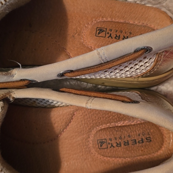 Womens Sperry Top Siders Beige Boat Shoes with A Gold Accent Size 8 (Bin1) - Picture 9 of 9